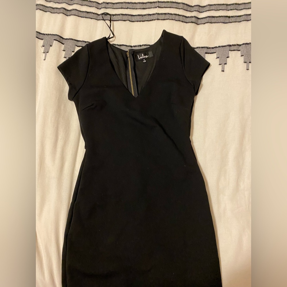 Lulu’s Black Dress